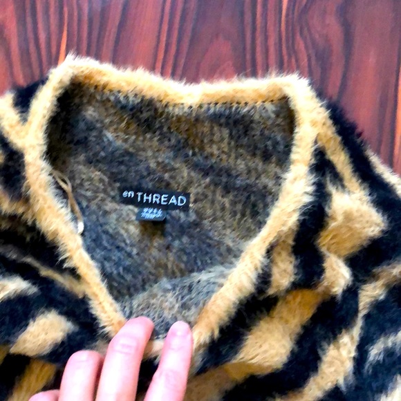 Large sweater - Picture 2 of 2